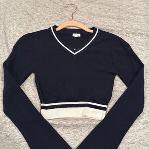 Garage Navy Blue V-neck cropped sweater (SIZE S)